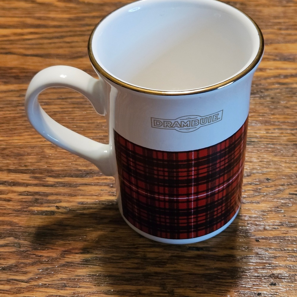 Kilncraft Drambuie Liqueur Mug Red Black Tartan Plaid‎ Gold Rim England Vintage